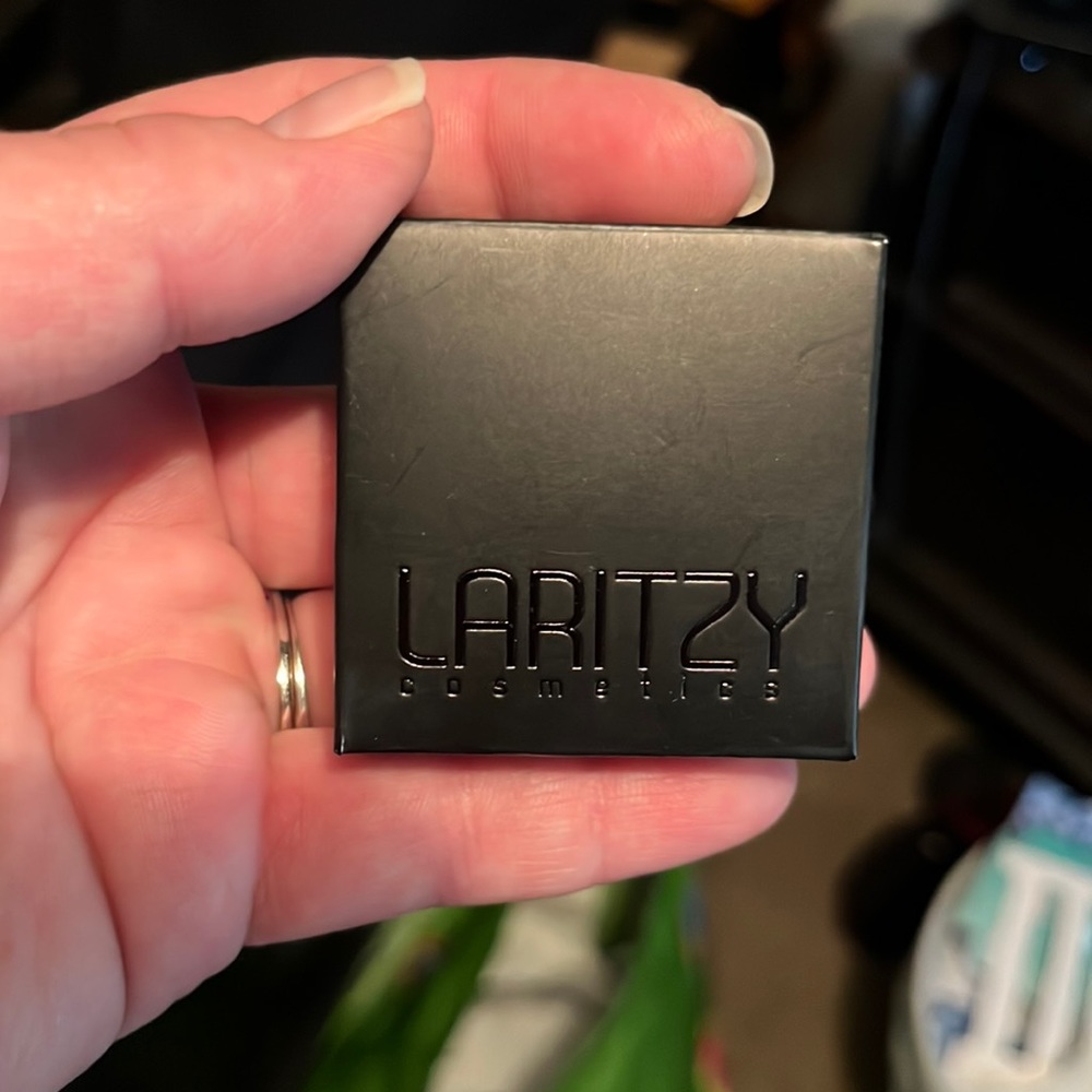 LARITZY Cosmetics Cream Highlighter- Color: “Fine”